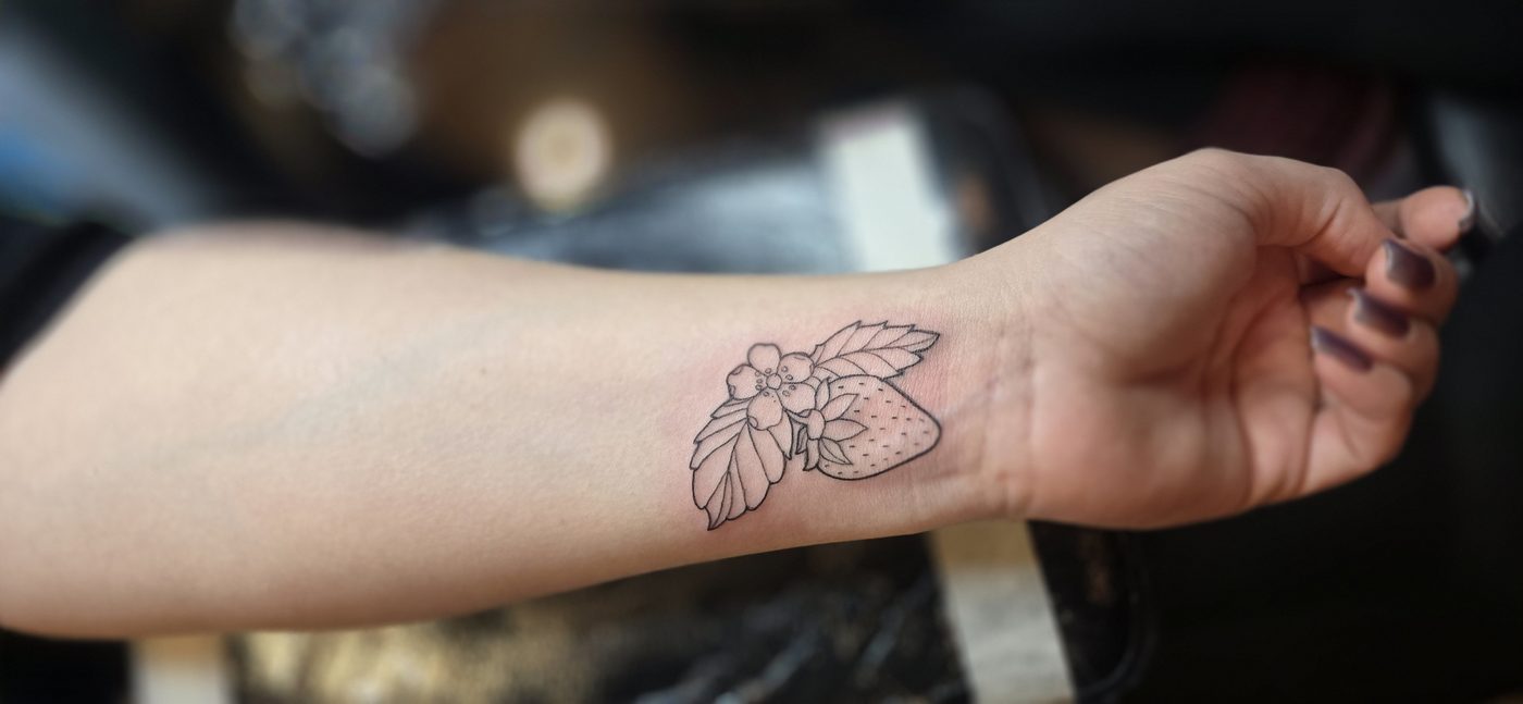 Fine-line strawberry